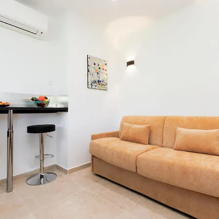 Apartment Upstays Cosy 15m2 With Pool And Quiet Cannes