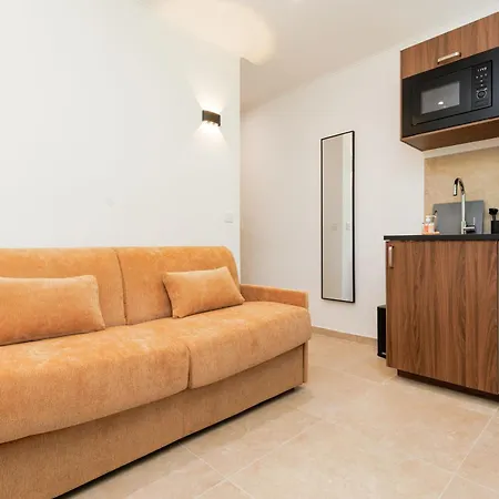 Apartmán Upstays Cosy 15m2 With Pool And Quiet