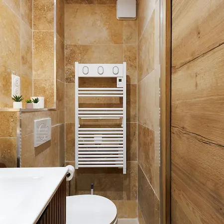 Upstays Cosy 15m2 With Pool And Quiet Apartment